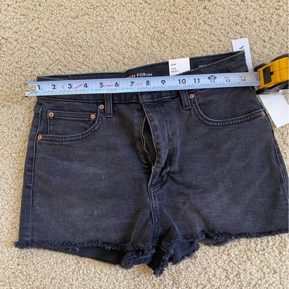 Aritzia Denim Forum The Romy Short - Picture 5 of 5